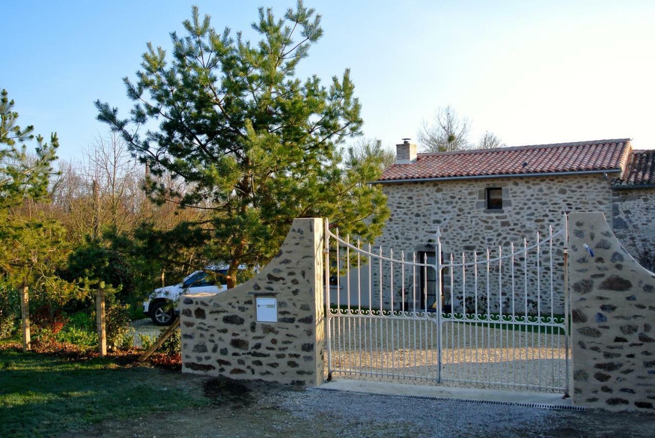 Les Epis Du Vent Bed & Breakfast Adilly Exterior photo