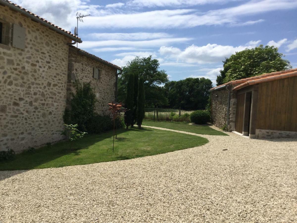Les Epis Du Vent Bed & Breakfast Adilly Exterior photo